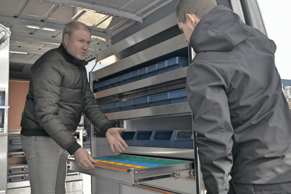 HBI-Demobus-6 5. Oplevering Bedrijfswagen